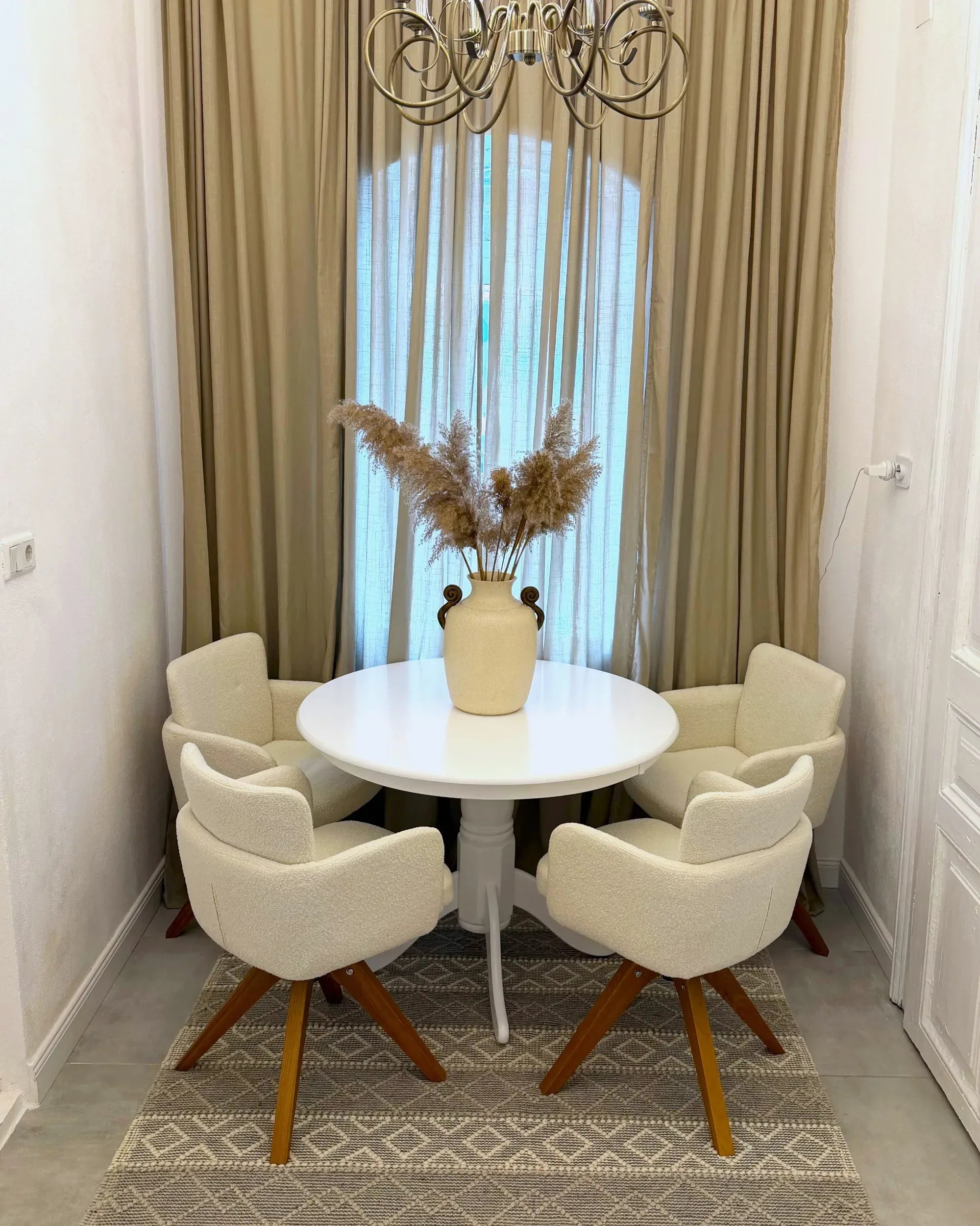 Lot de 2 chaises de salle à manger arquées en bouclé blanc cassé