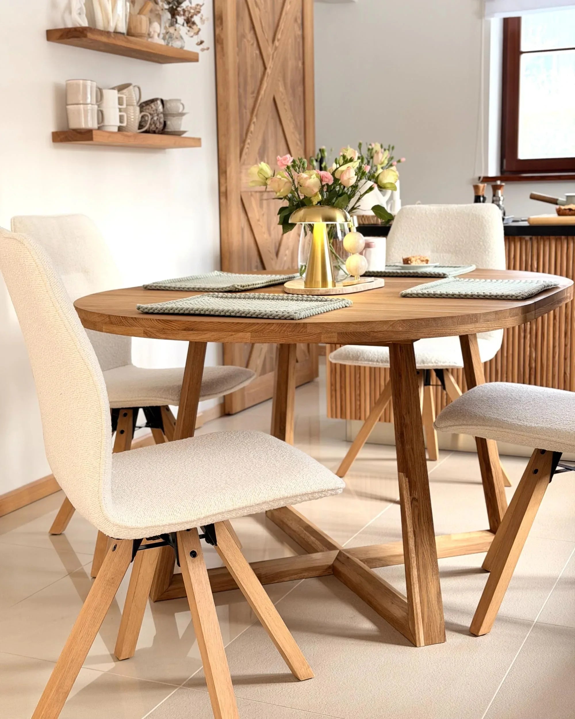 Lot de 2 chaises de salle à manger bouclées blanc cassé avec accoudoirs