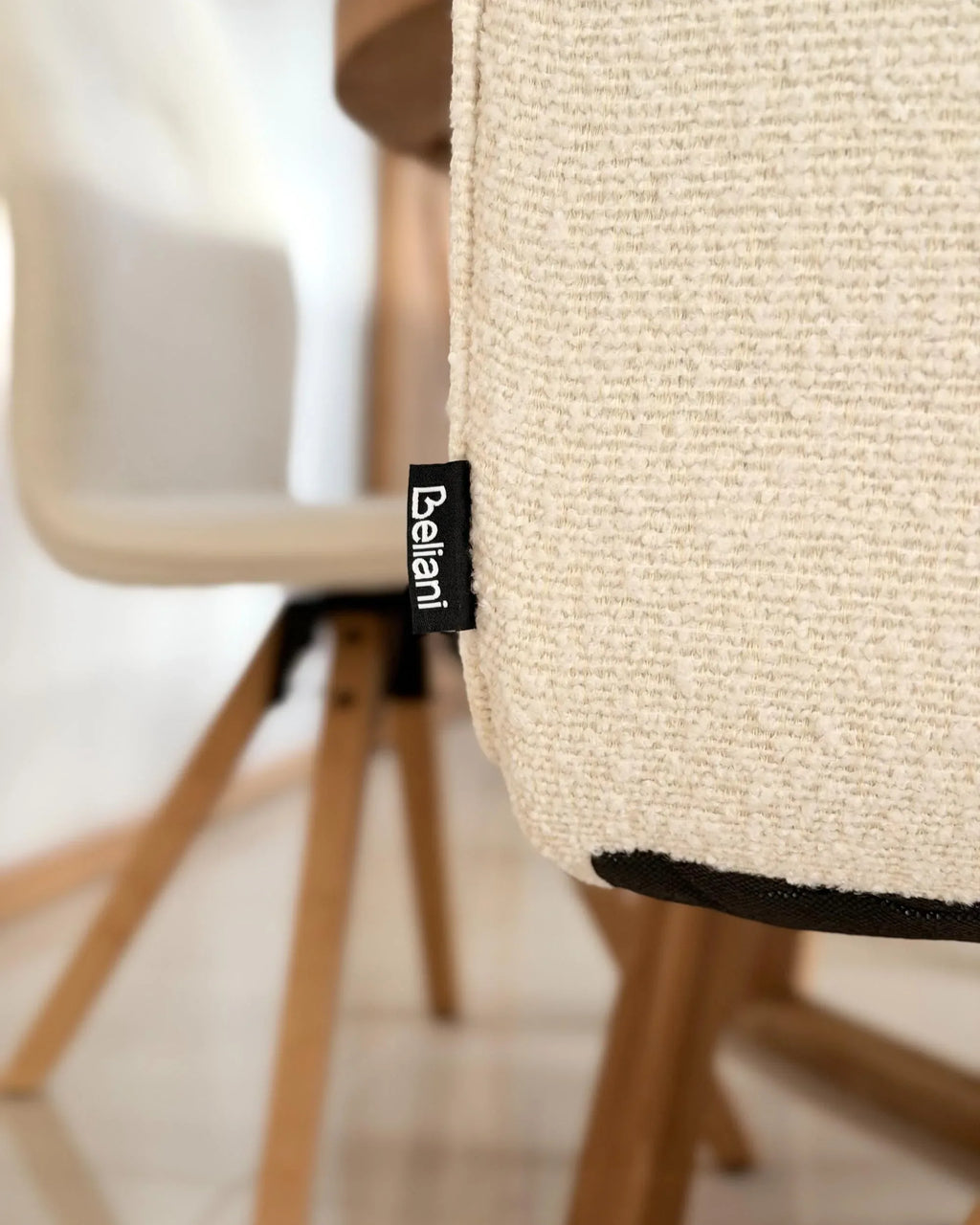 Lot de 2 chaises de salle à manger bouclées blanc cassé avec accoudoirs